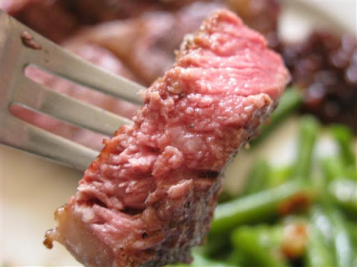 Rib-Eye Steak vom US-Beef und in Büffelbutter geschwenkte Bohnen - Das