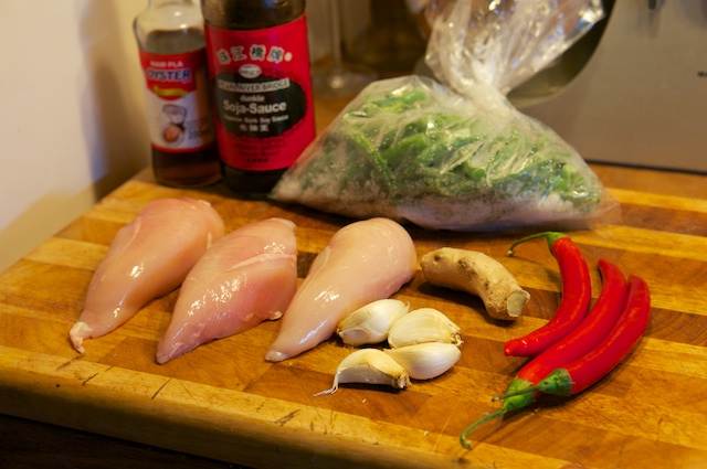 Stir-fried Chicken (pfannengerührtes Hähnchen mit Bohnen) - Das Leben ...